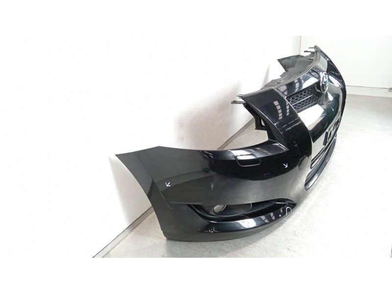 Recambio de paragolpes delantero para toyota auris (_e15_) 2.2 d (ade157_, ade151_) referencia OEM IAM 5215902680  
