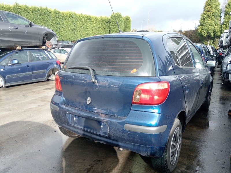 toyota yaris (_p1_) del año 2004