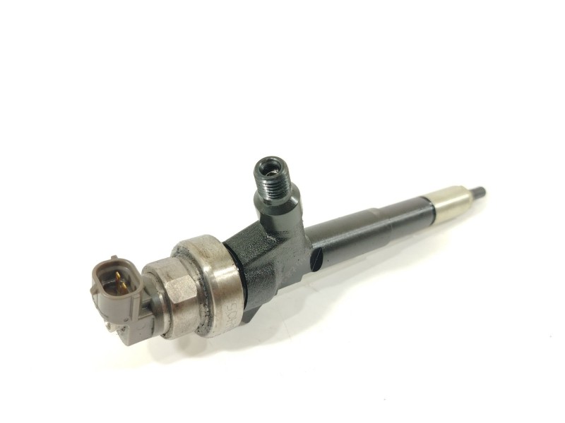 Recambio de inyector para opel astra j sports tourer selective referencia OEM IAM 55567729  