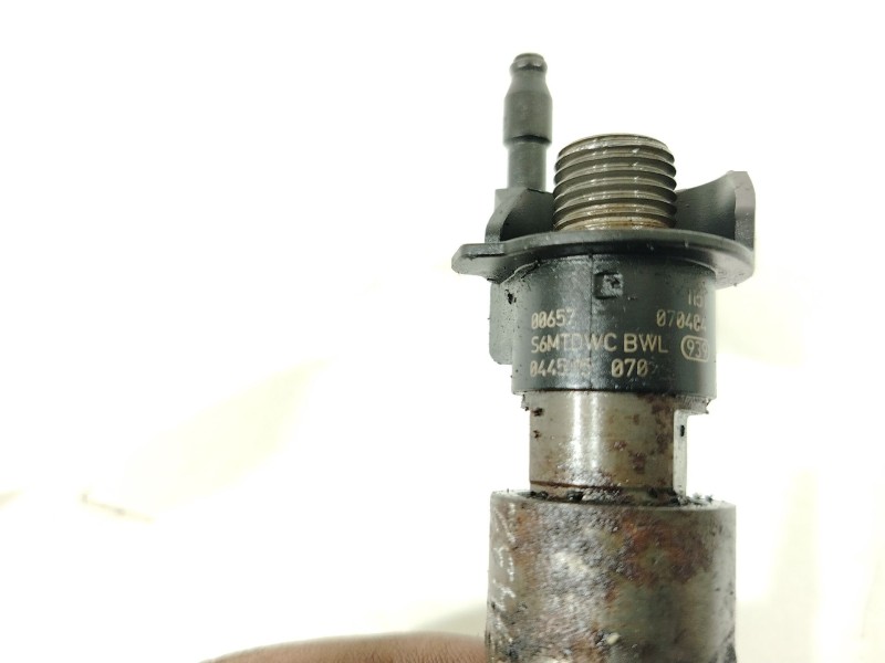 Recambio de inyector para bmw x5 (e70) 3.0d referencia OEM IAM 779272106 0445115070 