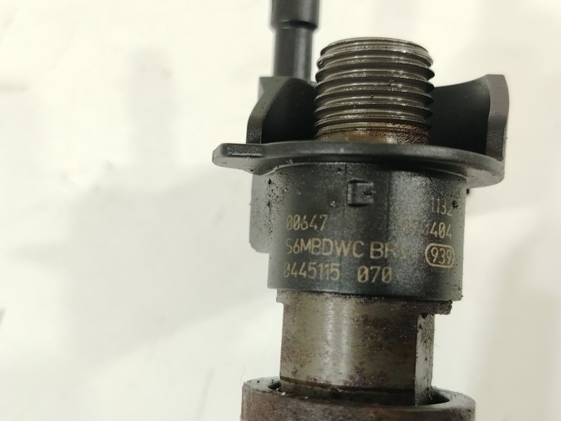 Recambio de inyector para bmw x5 (e70) 3.0d referencia OEM IAM 779272106 0445115070 