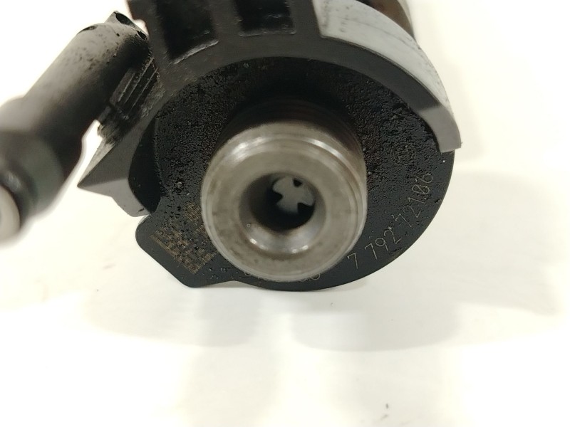 Recambio de inyector para bmw x5 (e70) 3.0d referencia OEM IAM 779272106 0445115070 