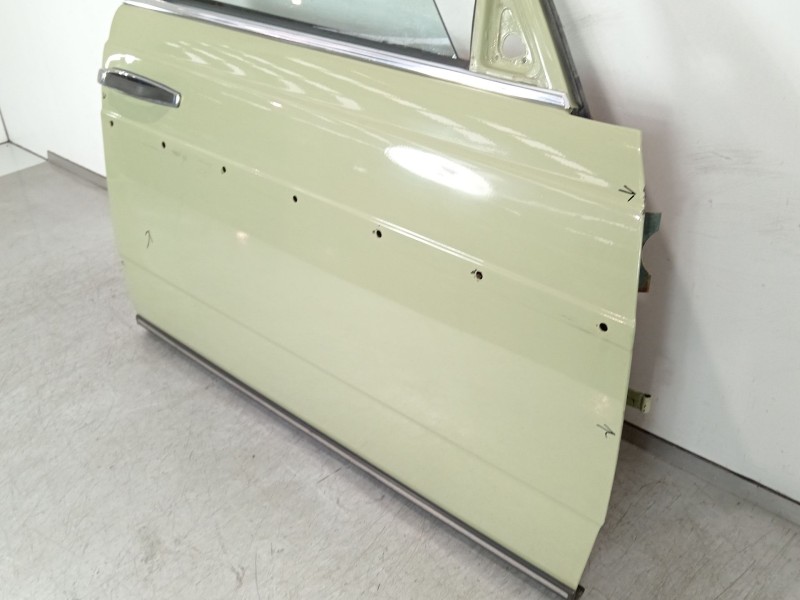 Recambio de puerta delantera derecha para mercedes-benz 123 sedán (w123) 300 d (123.130) referencia OEM IAM W123  