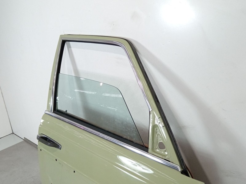 Recambio de puerta delantera derecha para mercedes-benz 123 sedán (w123) 300 d (123.130) referencia OEM IAM W123  