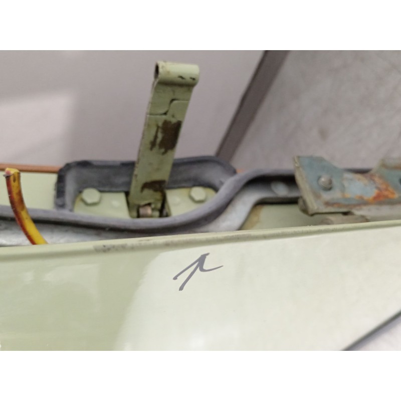 Recambio de puerta delantera derecha para mercedes-benz 123 sedán (w123) 300 d (123.130) referencia OEM IAM W123  