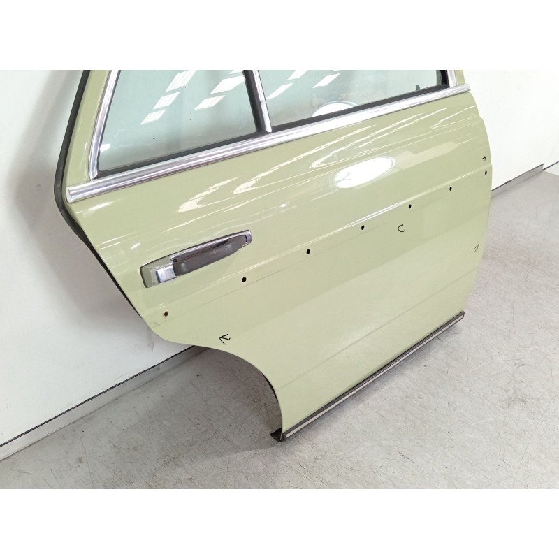 Recambio de puerta trasera derecha para mercedes-benz 123 sedán (w123) 300 d (123.130) referencia OEM IAM W123  
