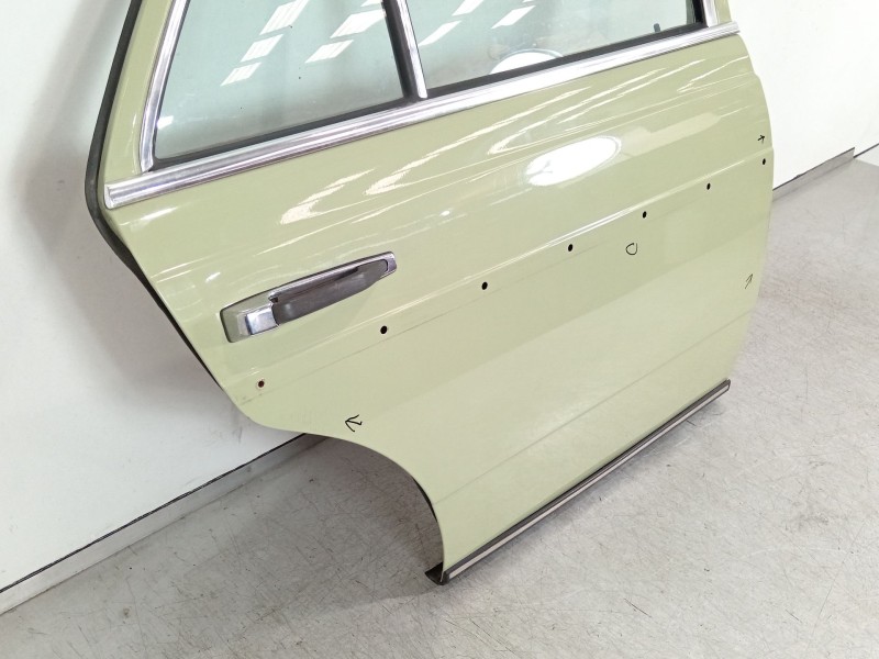 Recambio de puerta trasera derecha para mercedes-benz 123 sedán (w123) 300 d (123.130) referencia OEM IAM W123  