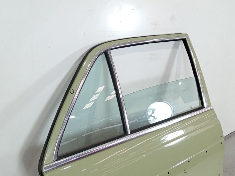 Recambio de puerta trasera derecha para mercedes-benz 123 sedán (w123) 300 d (123.130) referencia OEM IAM W123  