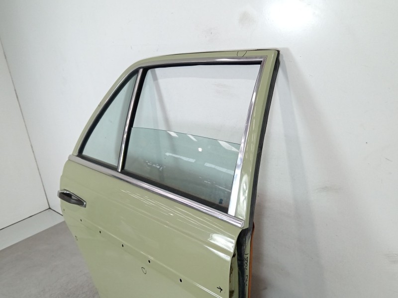 Recambio de puerta trasera derecha para mercedes-benz 123 sedán (w123) 300 d (123.130) referencia OEM IAM W123  