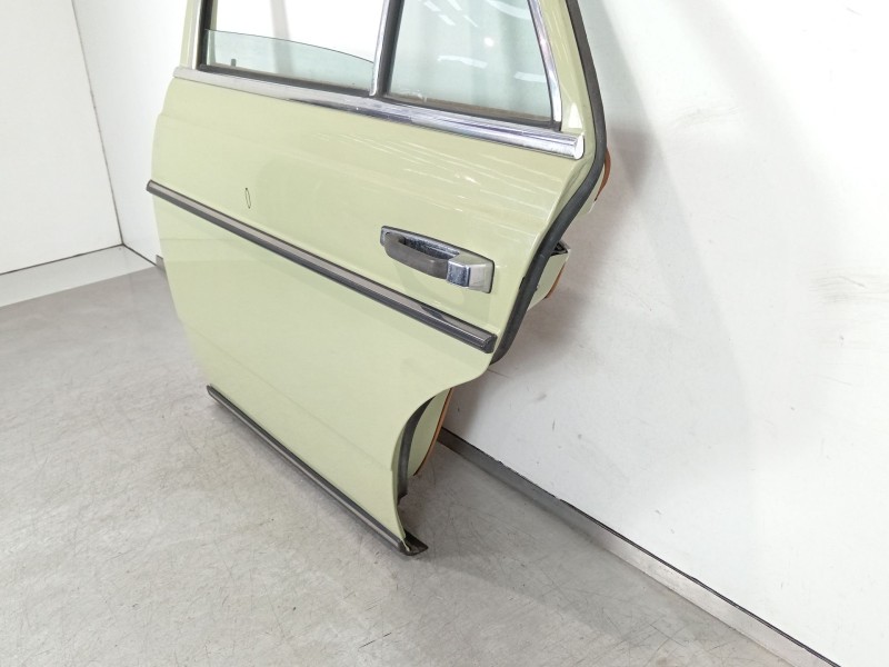 Recambio de puerta trasera izquierda para mercedes-benz 123 sedán (w123) 300 d (123.130) referencia OEM IAM W123  