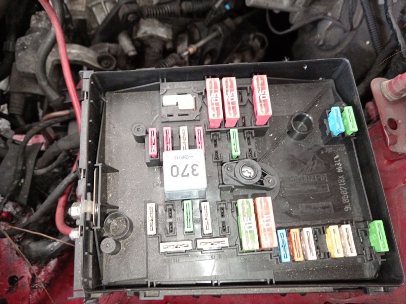 Recambio de caja reles / fusibles para seat leon (1p1) 1.9 tdi referencia OEM IAM 1K0937125D  