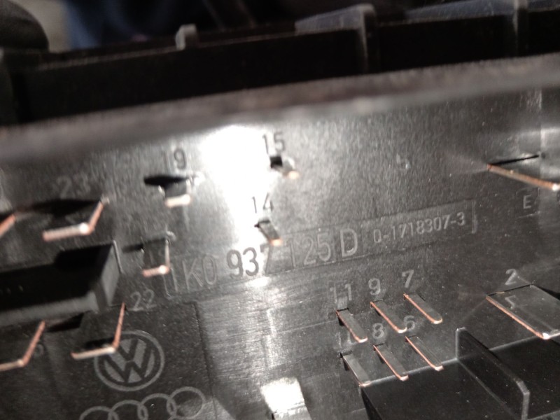 Recambio de caja reles / fusibles para seat leon (1p1) 1.9 tdi referencia OEM IAM 1K0937125D  