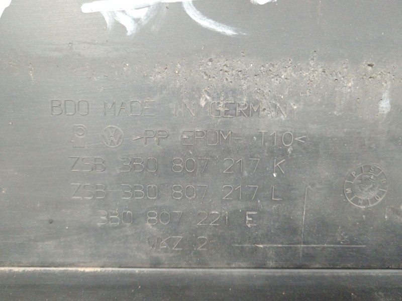 Recambio de paragolpes delantero para volkswagen passat b5 (3b2) 1.9 tdi referencia OEM IAM 3B0807217  