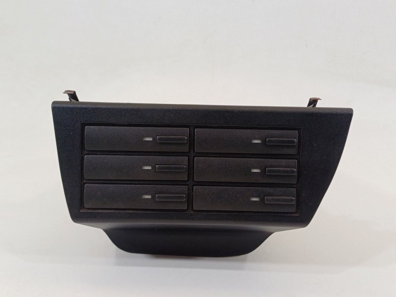 Recambio de moldura para seat ibiza ii (6k1) 1.9 sdi referencia OEM IAM 6K1864117  