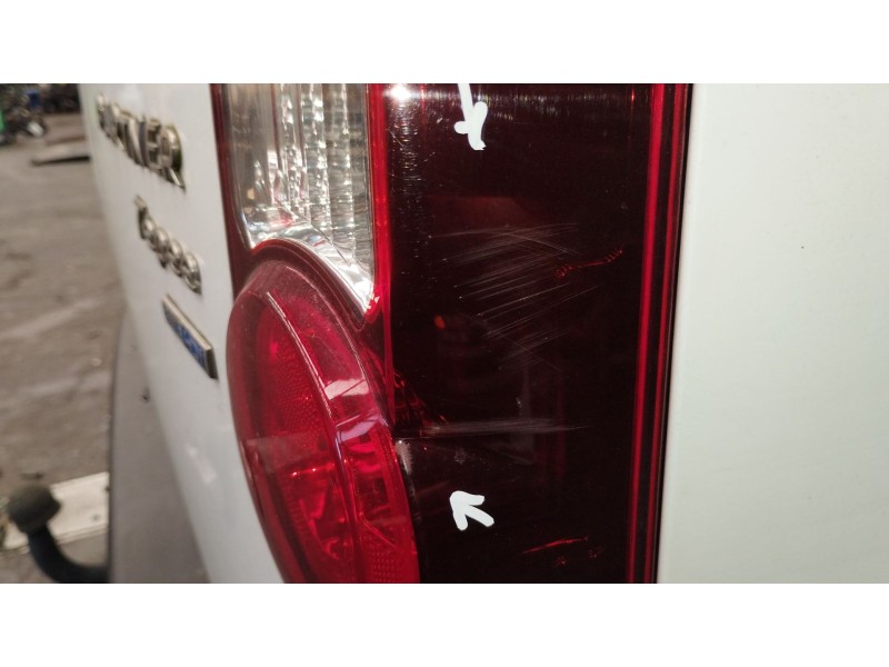 Recambio de piloto trasero derecho para peugeot partner tepee 1.6 bluehdi 100 referencia OEM IAM   