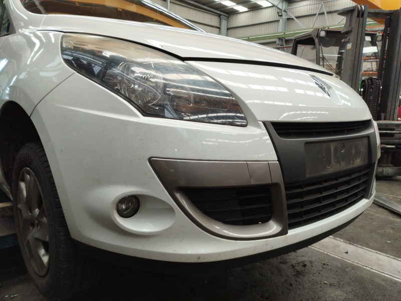 Recambio de paragolpes delantero para renault scénic iii (jz0/1_) 1.5 dci referencia OEM IAM 620221946R  