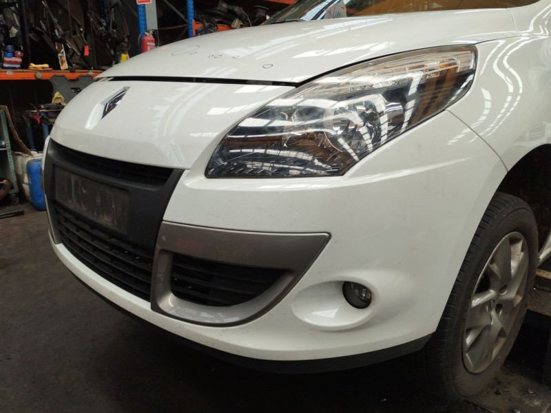 Recambio de paragolpes delantero para renault scénic iii (jz0/1_) 1.5 dci referencia OEM IAM 620221946R  