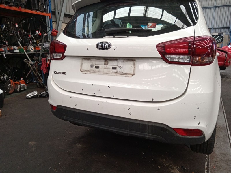 Recambio de paragolpes trasero para kia carens iv 1.6 gdi referencia OEM IAM 86611A4000  