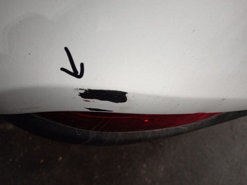 Recambio de paragolpes trasero para kia carens iv 1.6 gdi referencia OEM IAM 86611A4000  