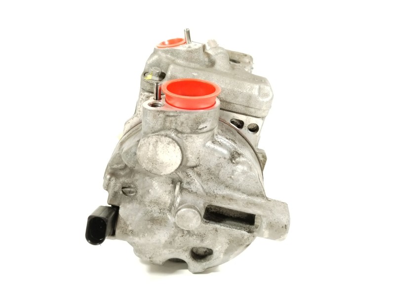 Recambio de compresor aire acondicionado para volkswagen golf vi (5k1) 2.0 tdi referencia OEM IAM 5N0820803K  