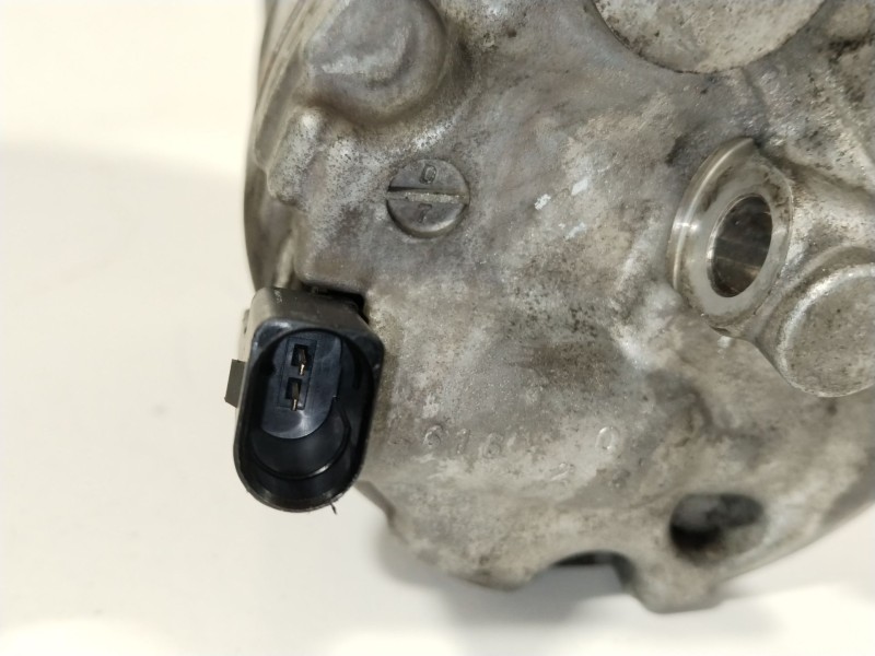 Recambio de compresor aire acondicionado para volkswagen golf vi (5k1) 2.0 tdi referencia OEM IAM 5N0820803K  