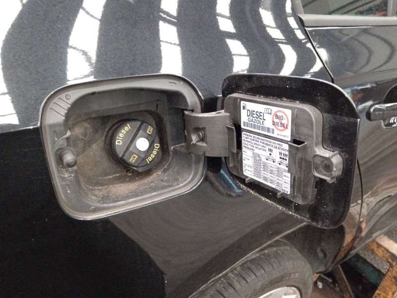 Recambio de tapa exterior combustible para seat toledo iv (kg3) 1.6 tdi referencia OEM IAM   