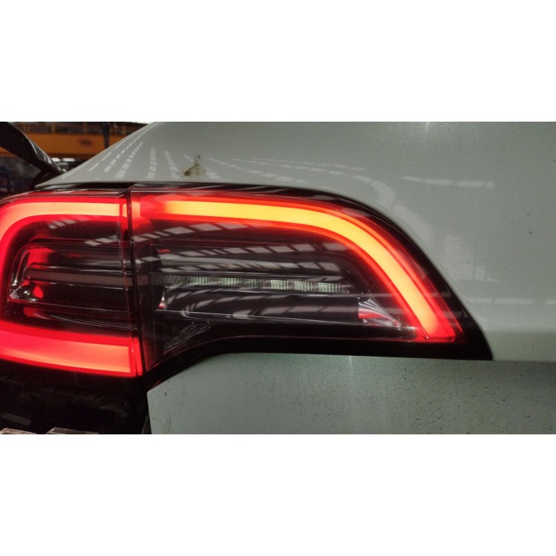 Recambio de piloto trasero izquierdo en porton para tesla model 3 (5yj3) ev referencia OEM IAM 2TZ015342911 150208800B 