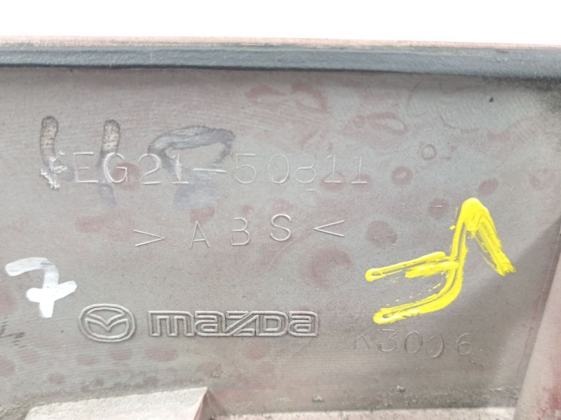 Recambio de molduras traseras para mazda cx-7 (er) active referencia OEM IAM EG2150811  