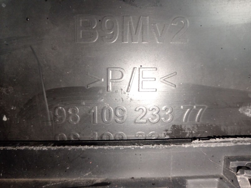 Recambio de paragolpes delantero para peugeot partner furgoneta/monovolumen (k9) 1.6 bluehdi 75 referencia OEM IAM 9810923377  