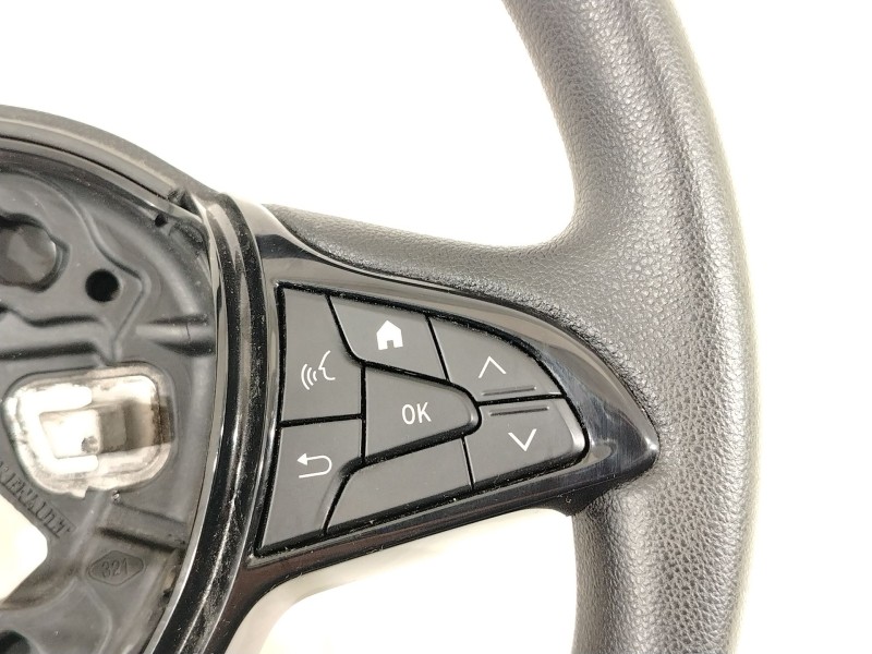 Recambio de volante para dacia sandero iii 1.0 tce 90 referencia OEM IAM 484007754R  