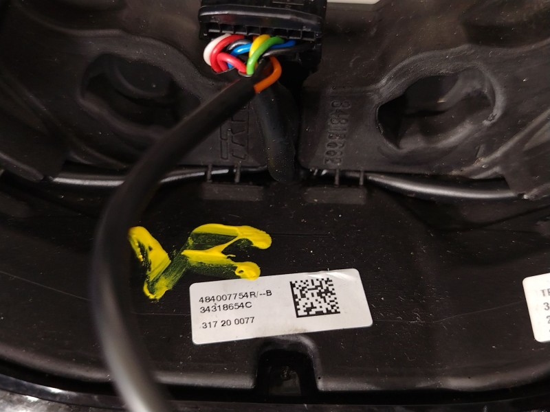 Recambio de volante para dacia sandero iii 1.0 tce 90 referencia OEM IAM 484007754R  