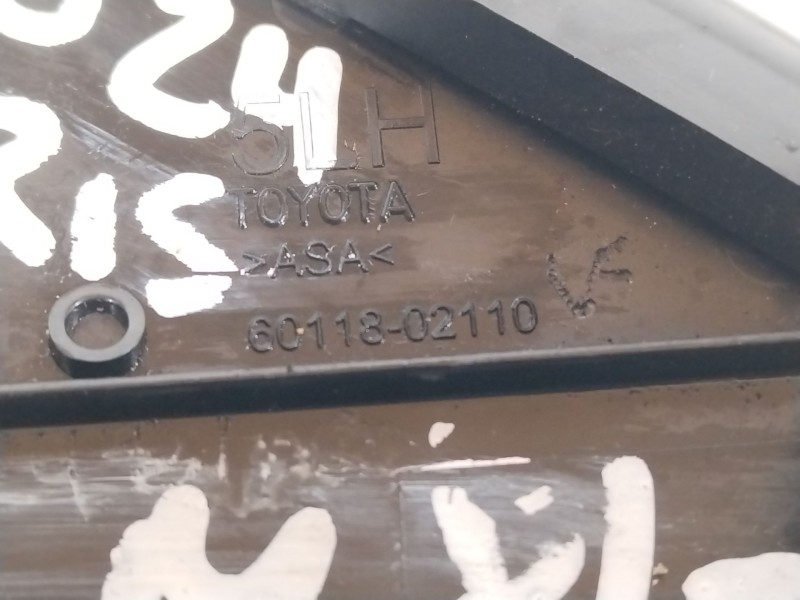 Recambio de moldura para toyota auris (_e18_) 1.4 d-4d (nde180_) referencia OEM IAM 6011802110  