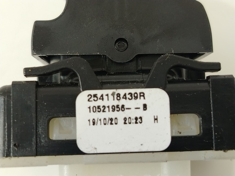 Recambio de mando elevalunas delantero derecho para dacia sandero iii 1.0 tce 90 referencia OEM IAM 254118439R  