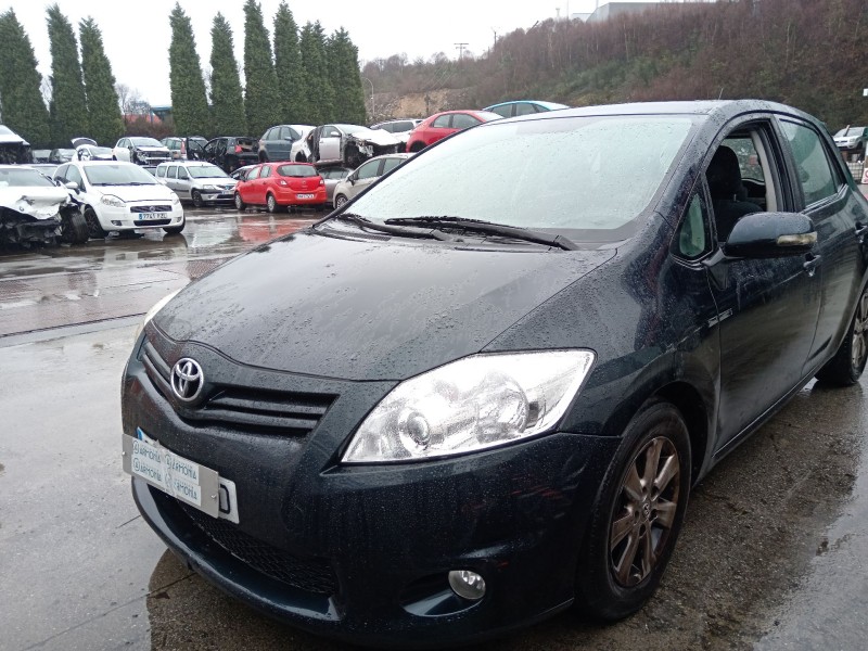 toyota auris (_e15_) del año 2012