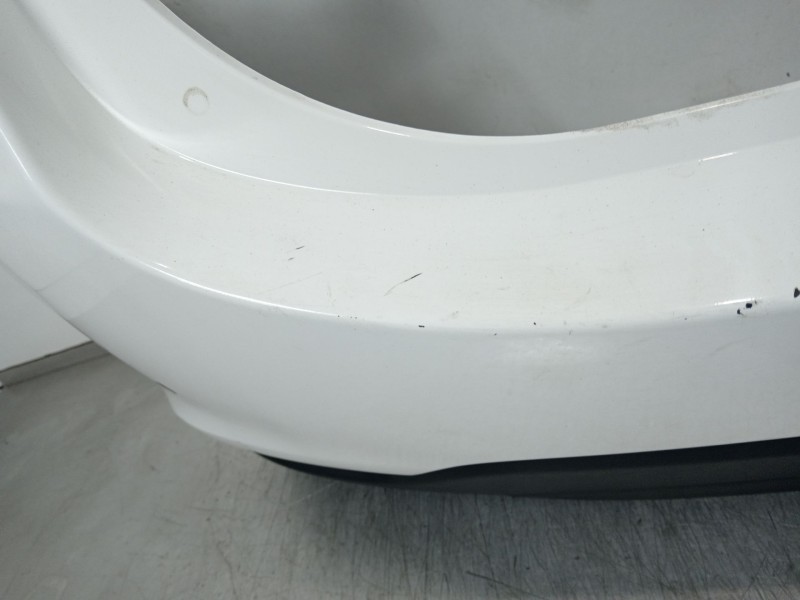 Recambio de paragolpes trasero para kia carens iv 1.6 gdi referencia OEM IAM 86611A4000  