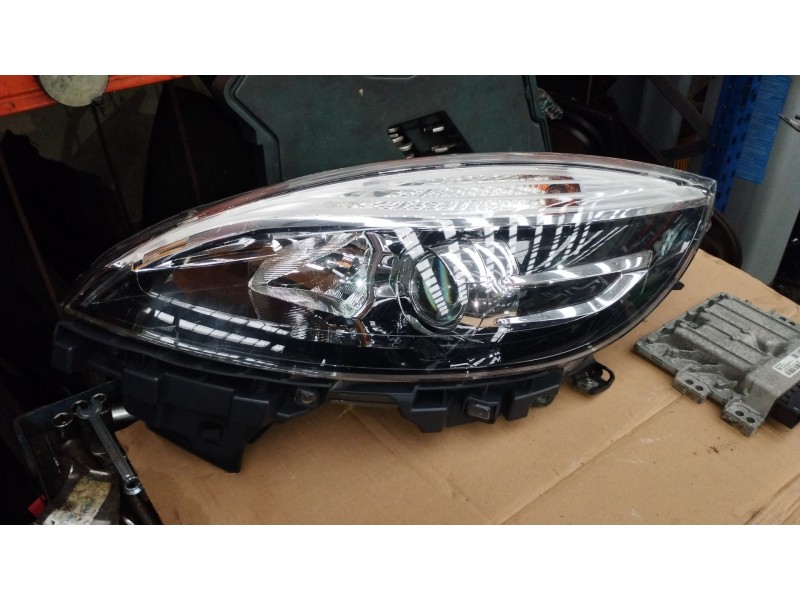 Recambio de faro izquierdo para renault scénic iii (jz0/1_) 1.2 tce referencia OEM IAM 260601946R 89906003 