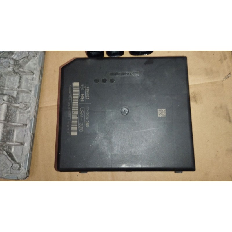 Recambio de caja reles / fusibles para renault scénic iii (jz0/1_) 1.2 tce referencia OEM IAM 284B65628R 522222F02R 2157377630