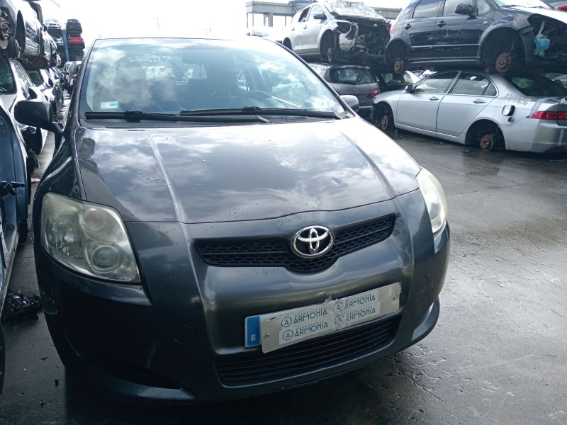 toyota auris (_e15_) del año 2009