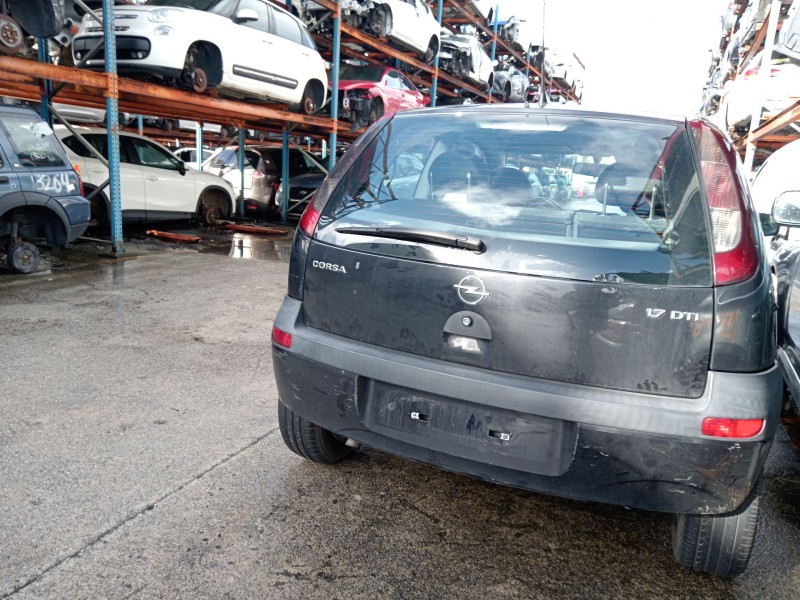 opel corsa c (x01) del año 2002