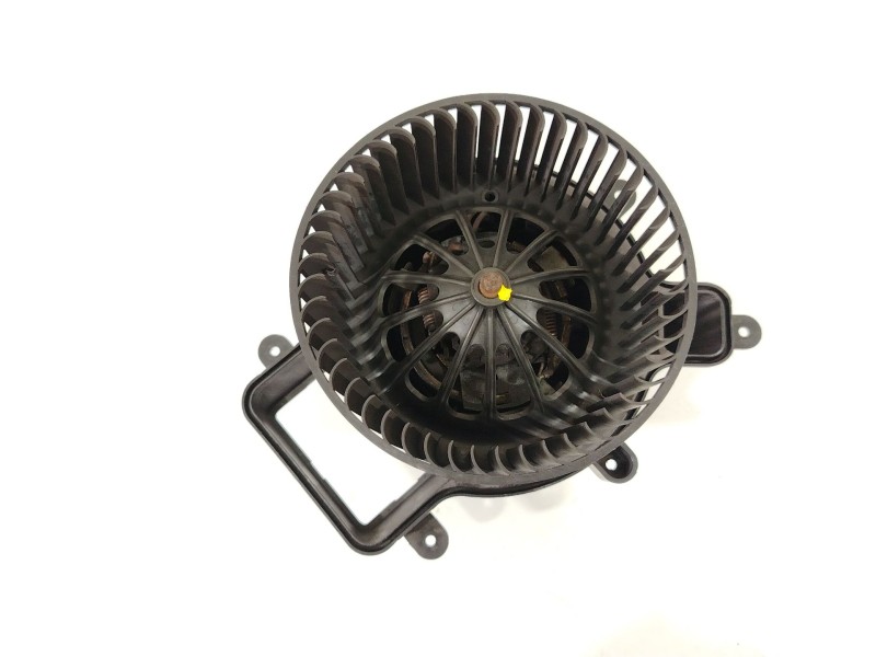 Recambio de ventilador calefaccion para peugeot 5008 (0u_, 0e_) 1.6 hdi referencia OEM IAM T3953001  