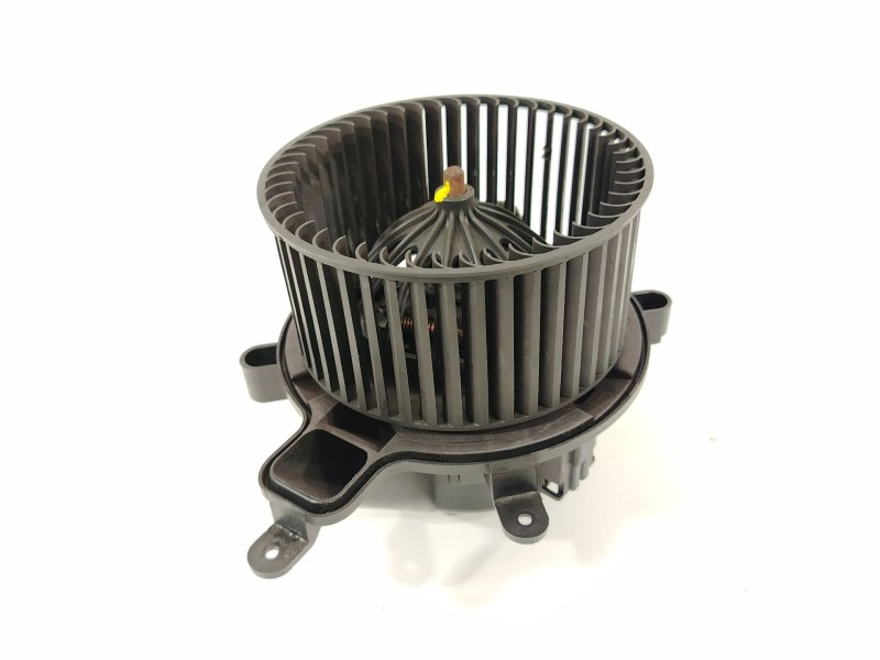 Recambio de ventilador calefaccion para peugeot 5008 (0u_, 0e_) 1.6 hdi referencia OEM IAM T3953001  