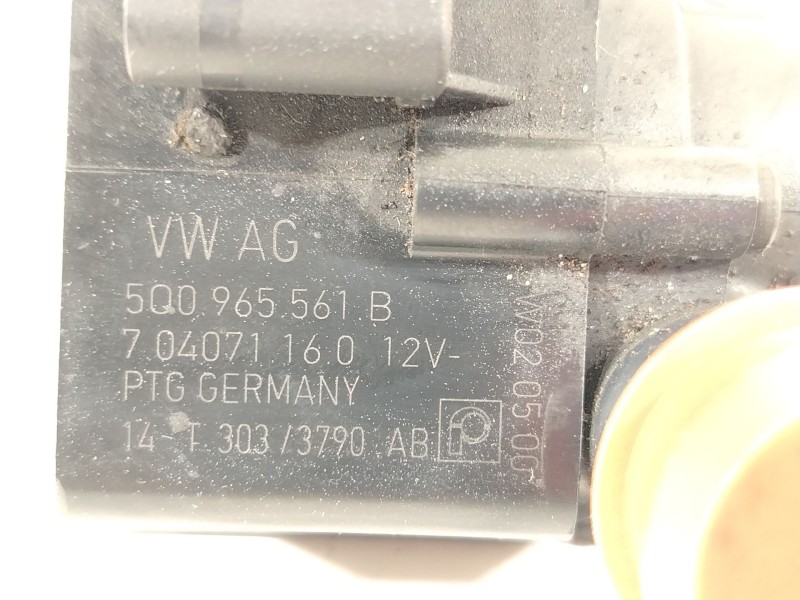 Recambio de bomba agua para seat leon st (5f8) 1.6 tdi referencia OEM IAM 5Q0965561B 704071160 