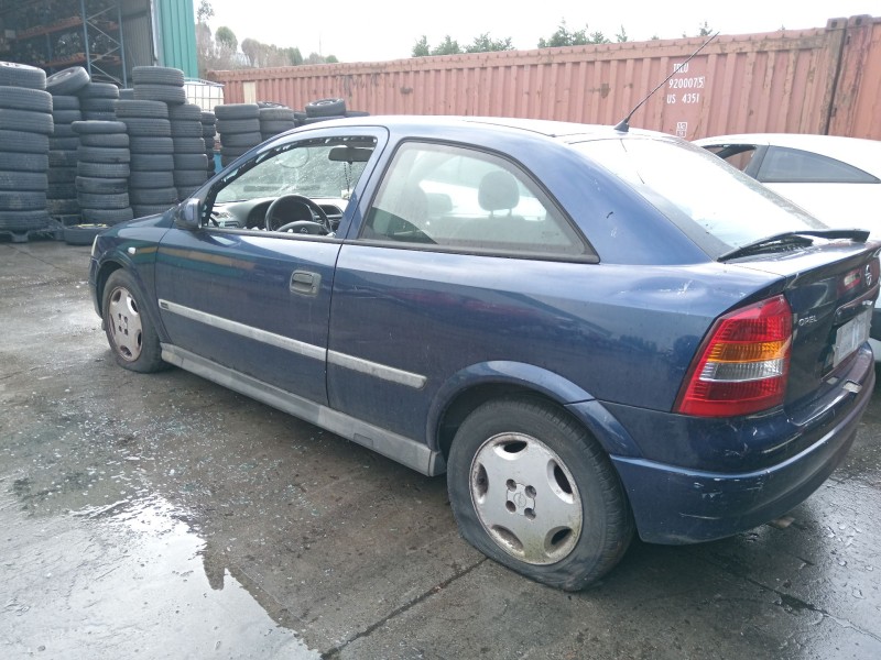 opel astra g sedán (t98) del año 2001