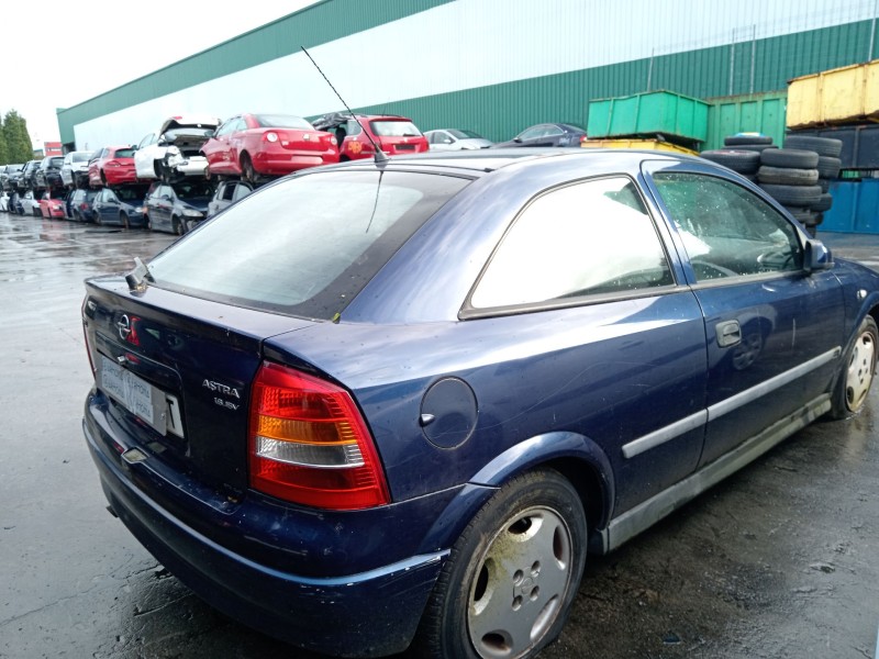 opel astra g sedán (t98) del año 2001