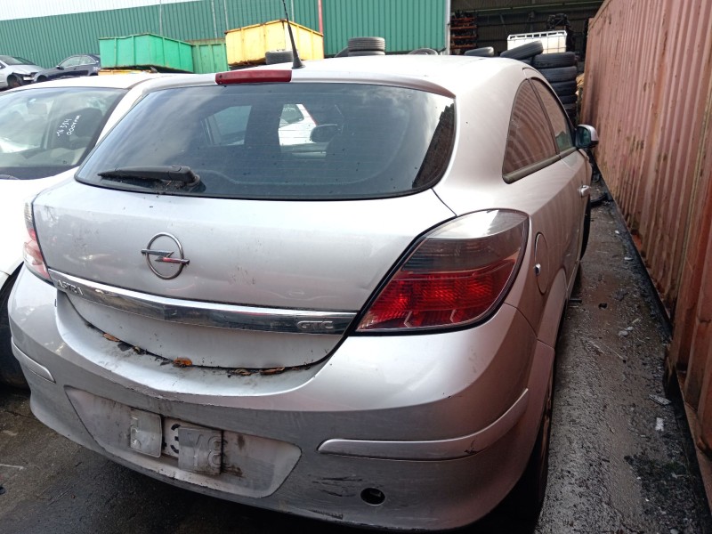 opel astra h gtc (a04) del año 2008