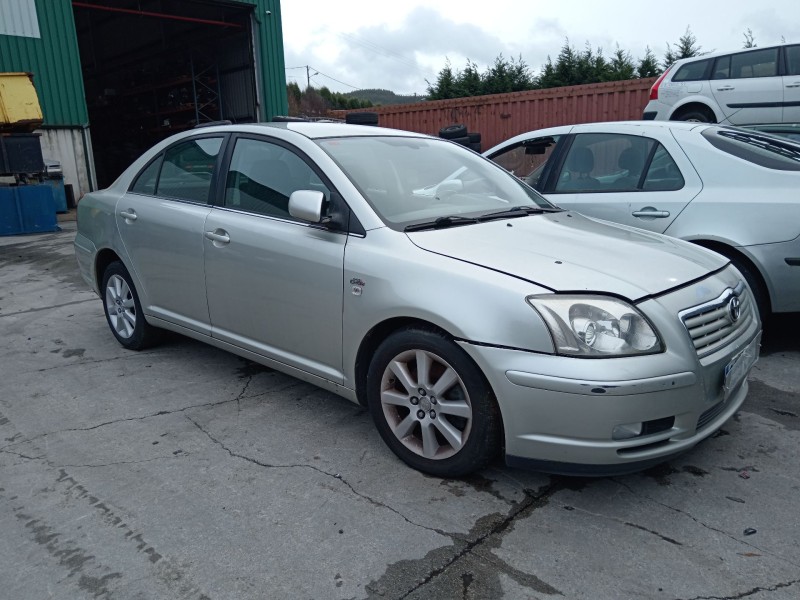 toyota avensis sedán (_t25_) del año 2004