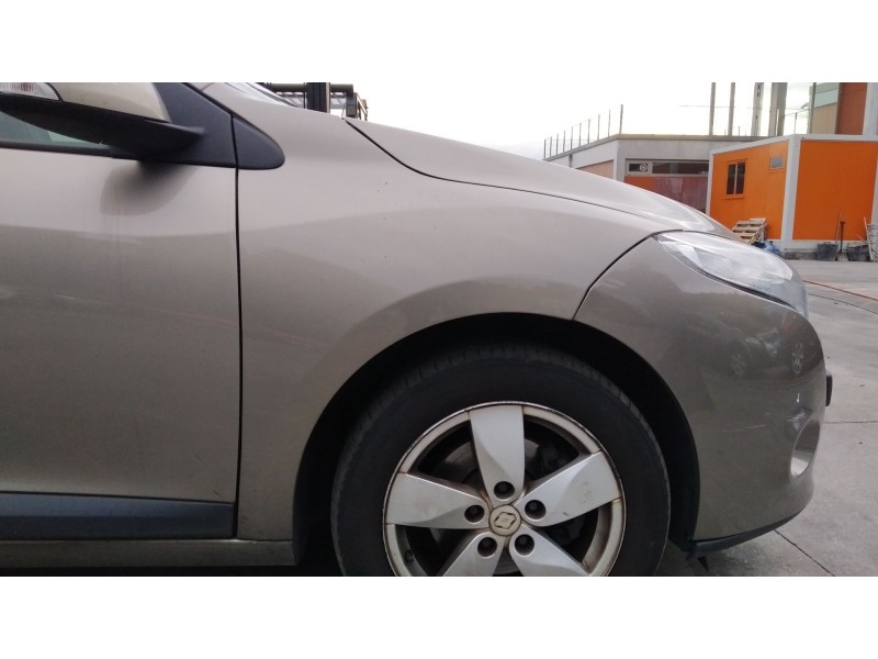 Recambio de aleta delantera derecha para renault megane iii hatchback (bz0/1_, b3_) 1.5 dci referencia OEM IAM   