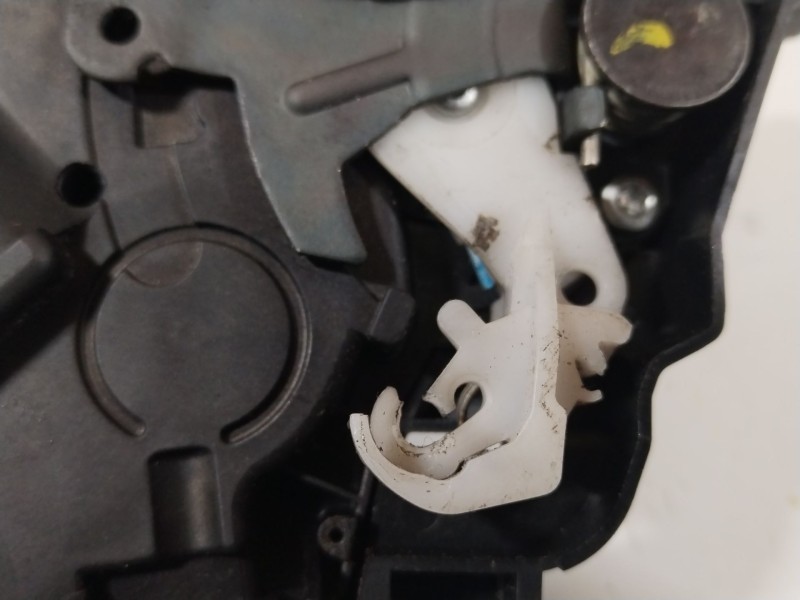 Recambio de cerradura puerta delantera izquierda para volvo s40 ii (544) 2.0 d referencia OEM IAM 30753658  