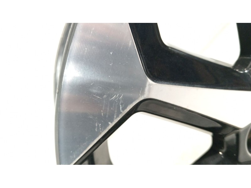 Recambio de llanta para toyota aygo x-cite referencia OEM IAM 426110H050  