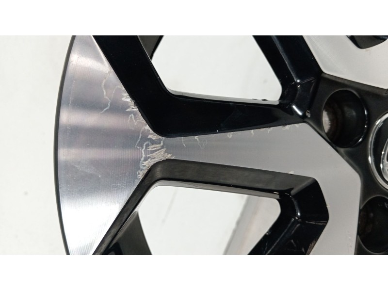 Recambio de llanta para toyota aygo x-cite referencia OEM IAM 426110H050  